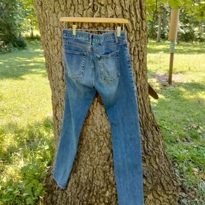 ⬇️ Price Drop ⬇️ J Crew Matchstick Skinny Leg Jean in size 27